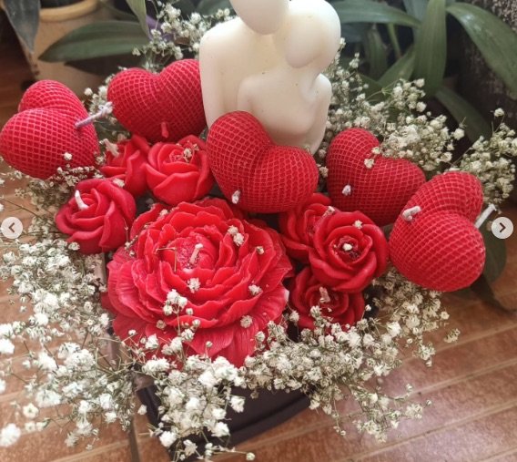 Finished premium candle bouquet ready to gift from the Candle Bouquet Masterclass