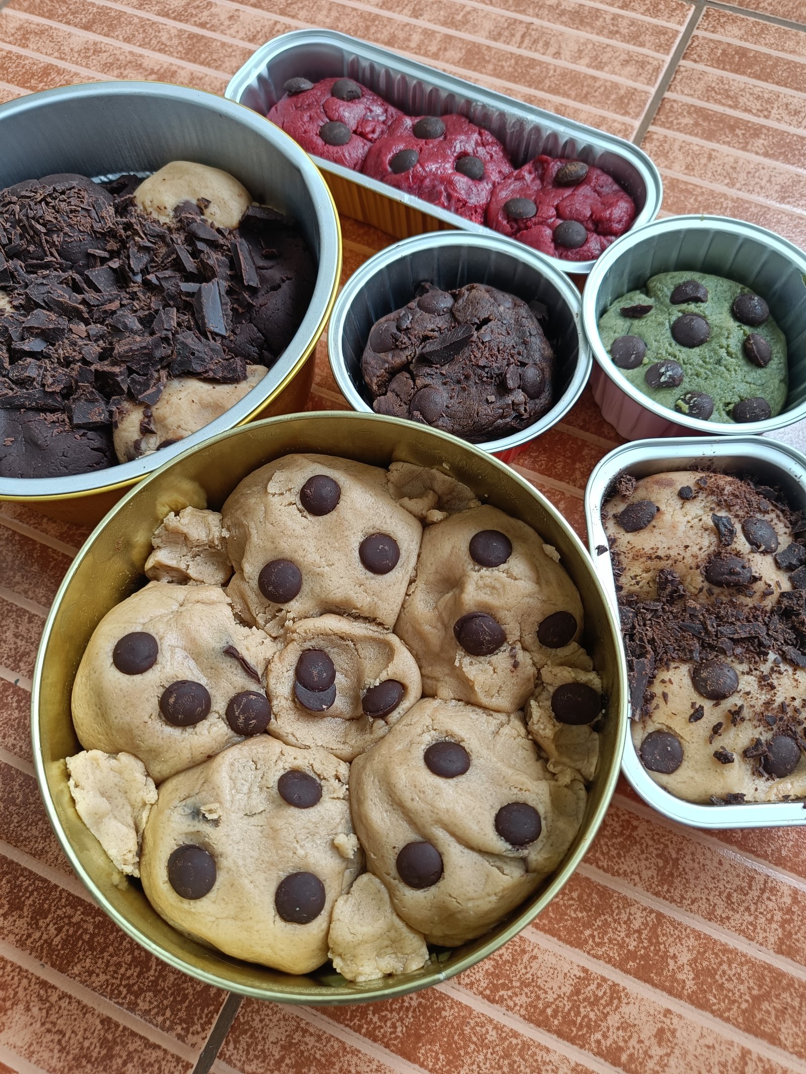 Premium bakery-style cookie tin from the Cookie Tin Masterclass