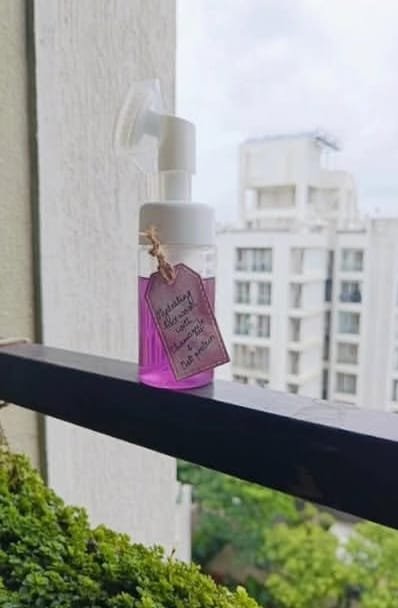 Liquid face wash with a custom label